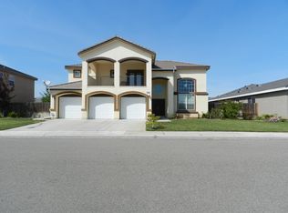 2959 Duncan Ave, Clovis, CA 93611