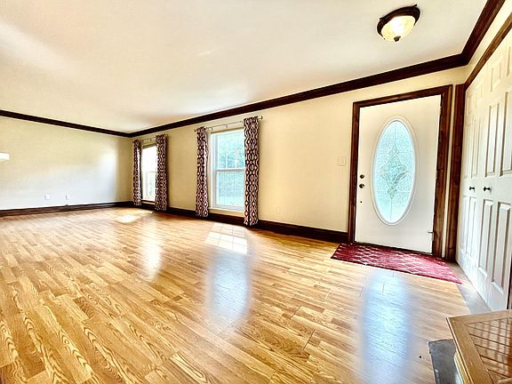 4th image of 28326 Coventry Ct