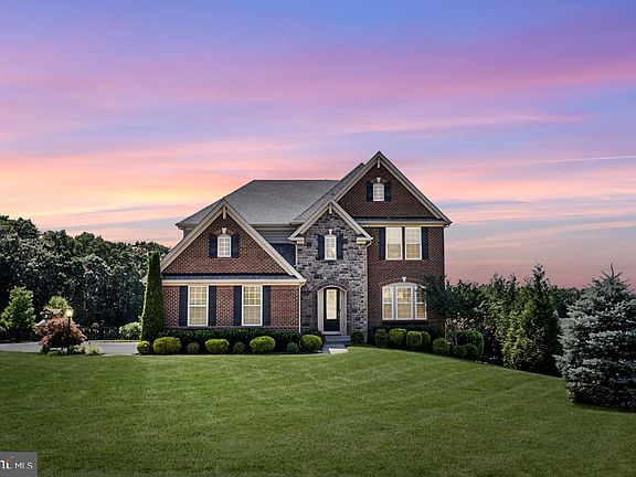 3rd image of 3616 Donna Ct