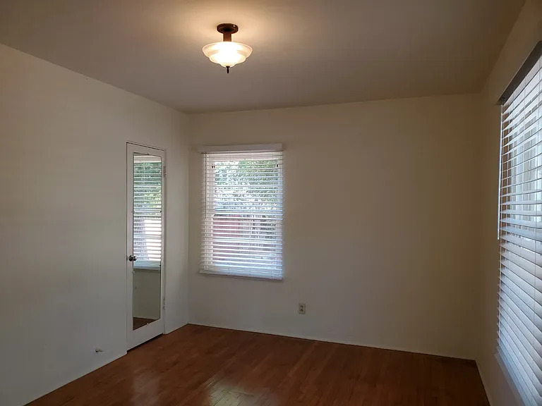 3414 N Mountain View Dr — Photo 9