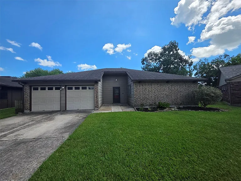2777 Forest Point Dr — Photo 1