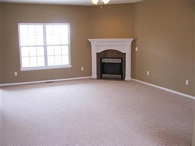 3rd image of 392 N Ladera Dr