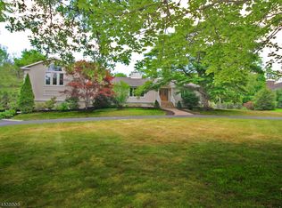 49 Farm Rd, Middletown, NJ 07748