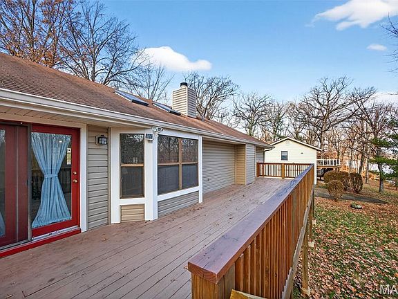 3rd image of 612 Thicket Ln