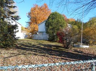 4 Weatherly Ln, Norwalk, CT 06854