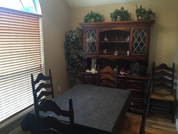 4th image of 15034 Parkwood Dr N
