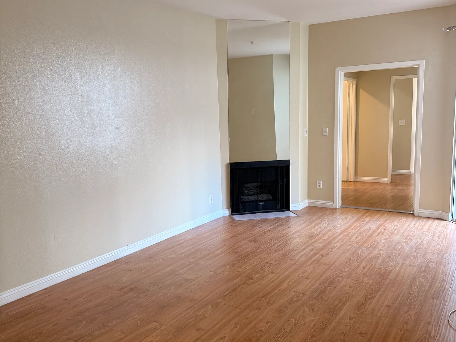 500 S Berendo St — Photo 1