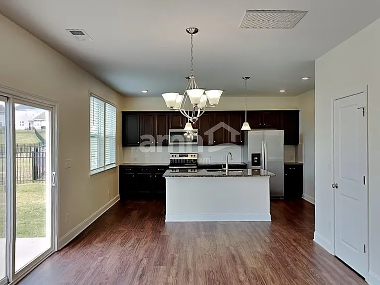 164 Twin River Dr — Photo 4