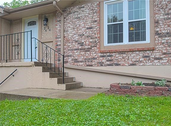 2nd image of 2424 S Viking Dr