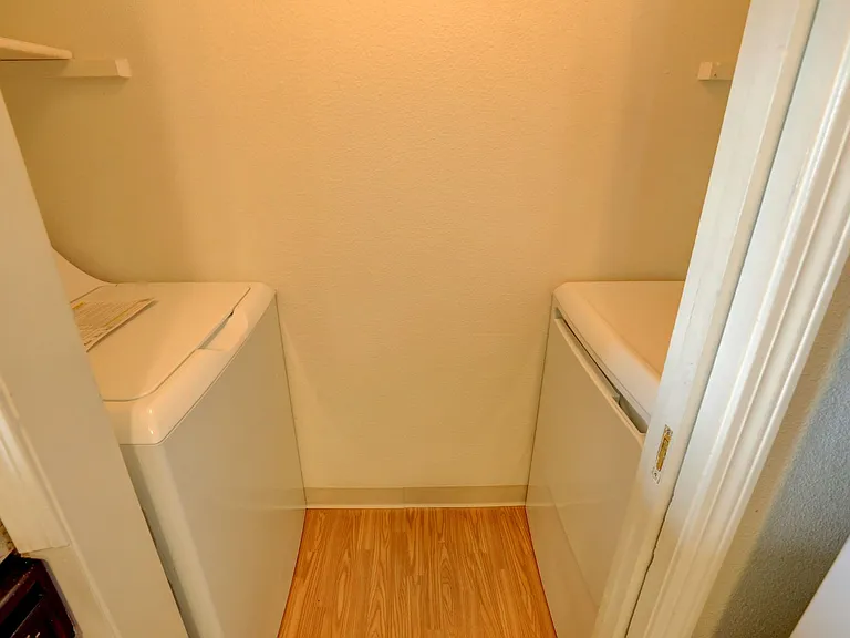 Americana Lakewood Apartments — Photo 105