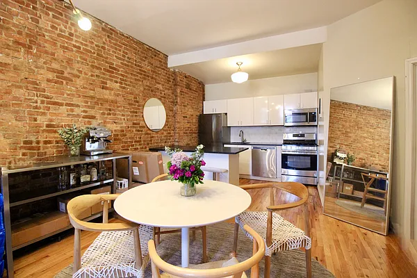 Rented by Compass | media 10