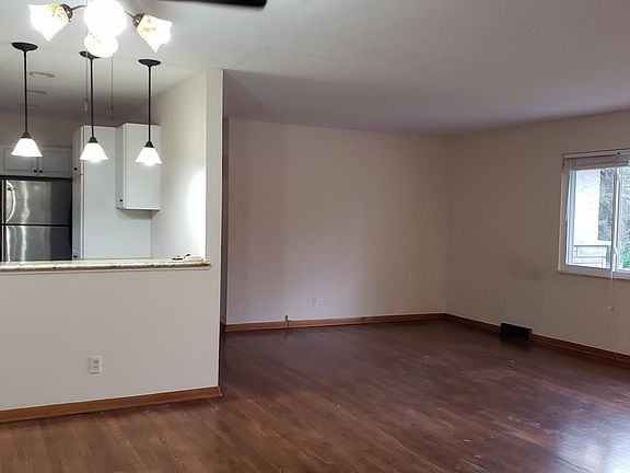 3rd image of 3483 Wenwood Dr