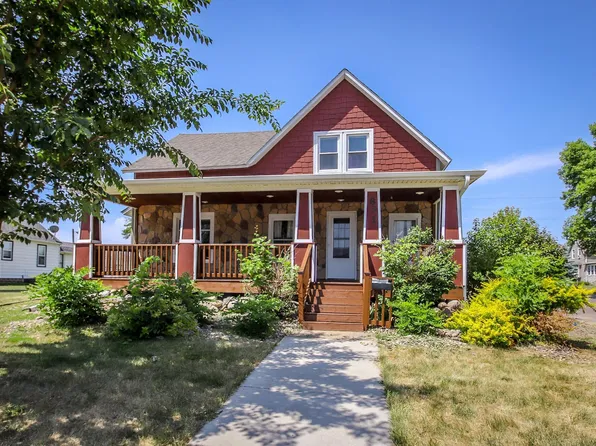 831 Baxter Ave N, Glencoe, MN 55336