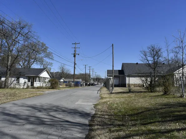 524 W Gordon Ave, Rossville, GA 30741