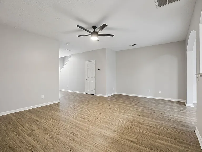 8261 Rossi Rd — Photo 11