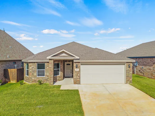 804 Chateau Ct, Kingfisher, OK 73750