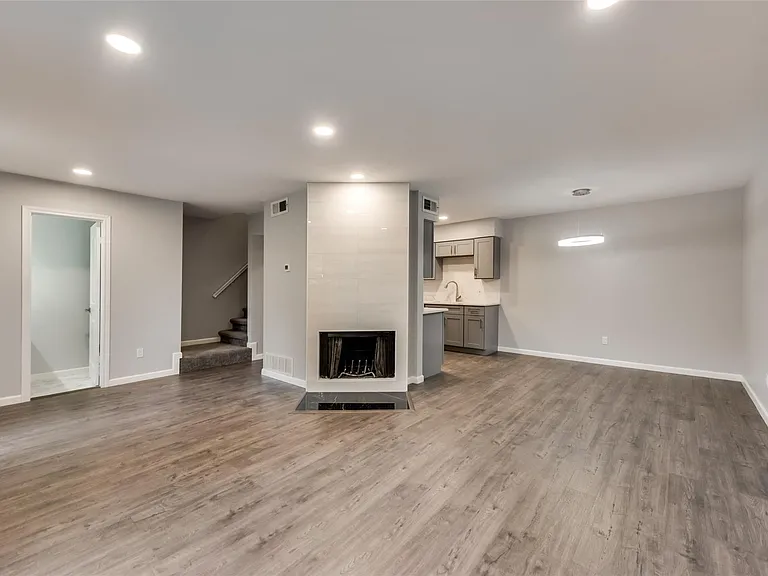 2652 Custer Pkwy — Photo 4