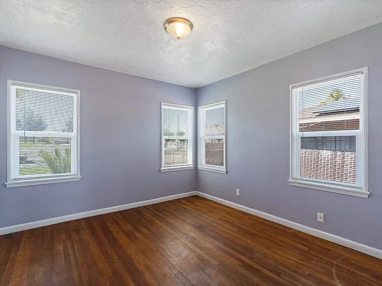 1114 Martin Ave — Photo 14