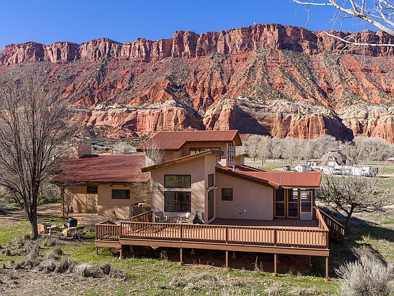 2nd image of 423 Amber Ln