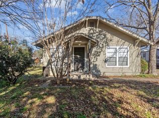 412 W 4th St, Cleburne, TX 76033