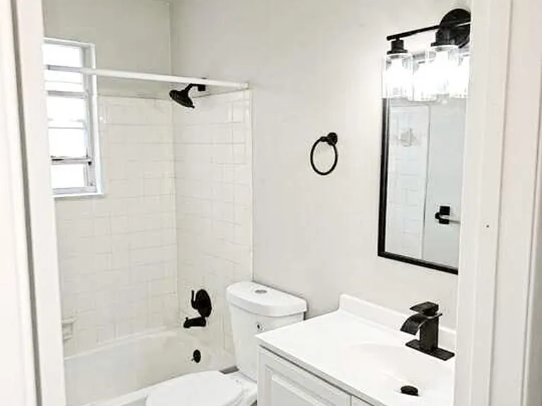 Willow Run Apartments — Photo 8
