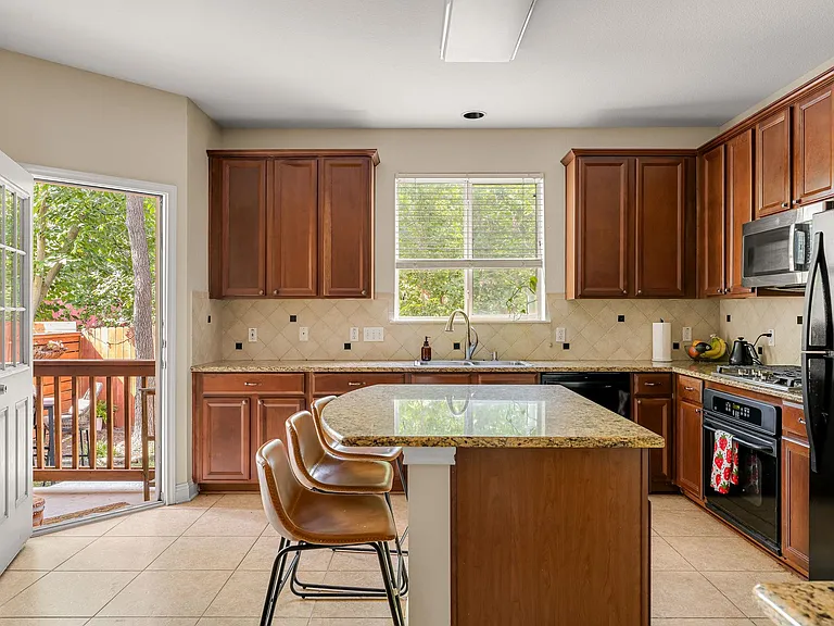 1821 Village Oak Ct — Photo 8