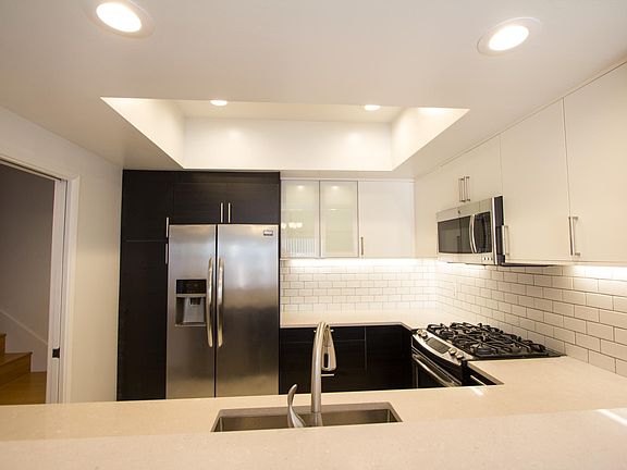 3rd image of 1655 Greenfield Ave APT 31