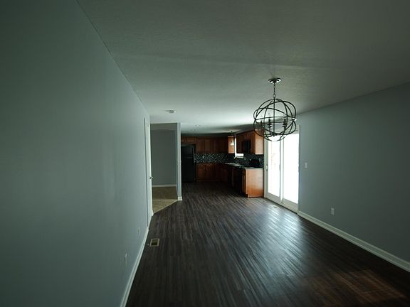 3rd image of 2728 Della Dr