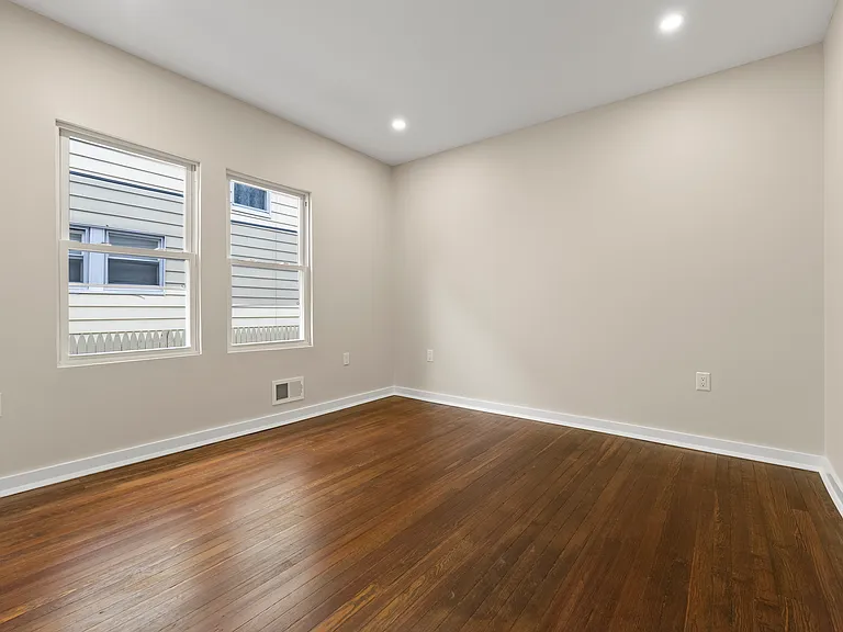 218 Ampere Pkwy #1 — Photo 12