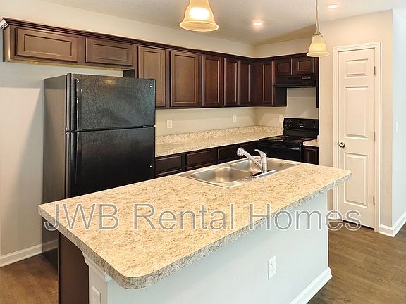3rd image of 1285 Neva St