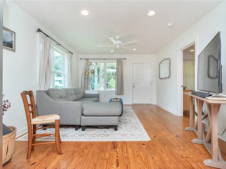 958 Pinemont Dr — Photo 4