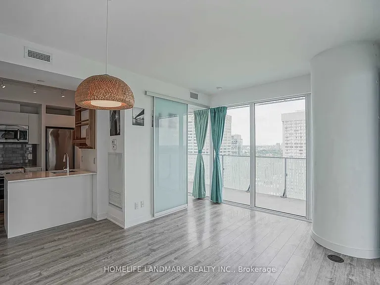 42 Charles St E #3209 — Photo 12