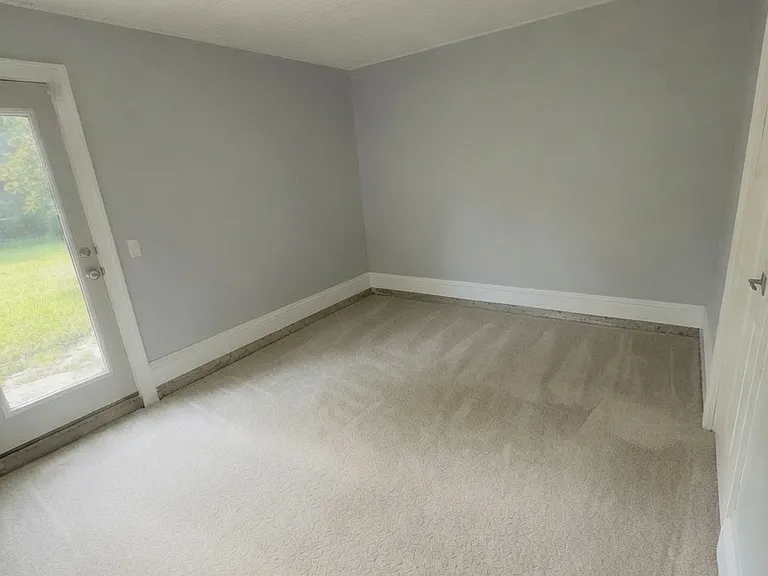 144 Silverwood Cir — Photo 8