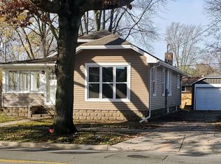 1001 S 14th St, Pekin, IL 61554