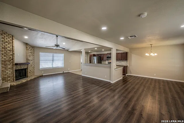 3 bed, 2.0 bath, 1823 sqft, $1,895 — Photo 3