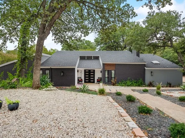 2115 Adams Dr, Arlington, TX 76011