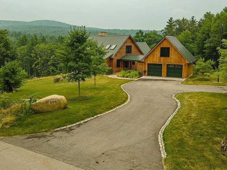 500 Woodward Hill Rd — Photo 2