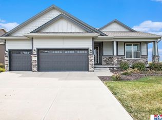 11214 S 114th Ave, Papillion, NE 68046