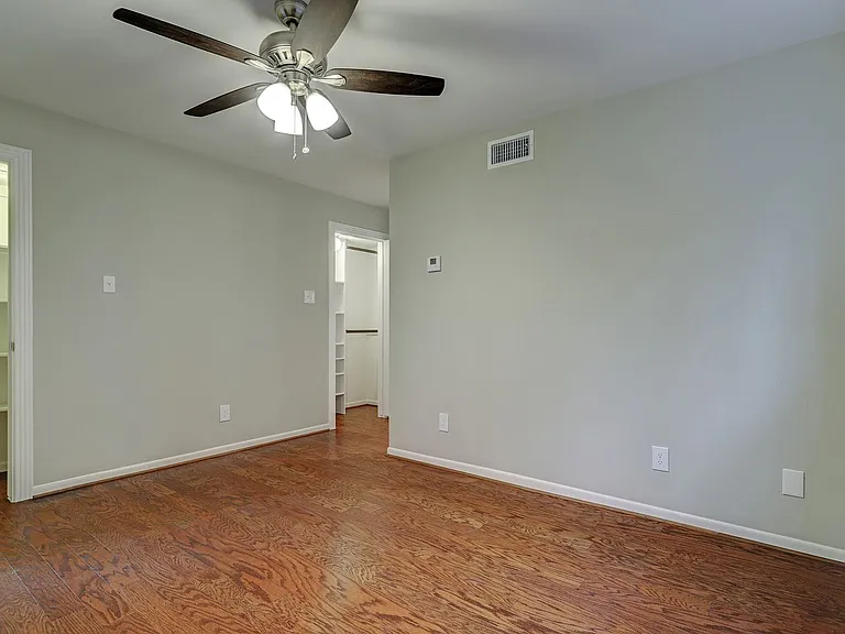 1401 Castle Ct — Photo 5