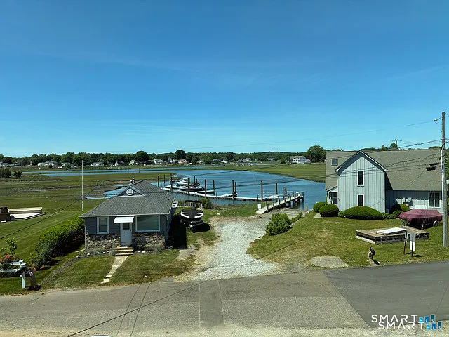 4 bed, 3.5 bath, 2400 sqft, $3,250 — Photo 4