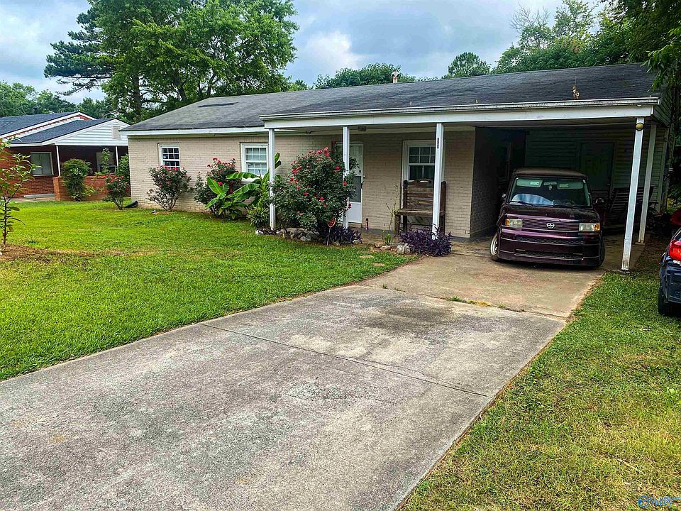 2nd image of 2202 Medaris Rd NW