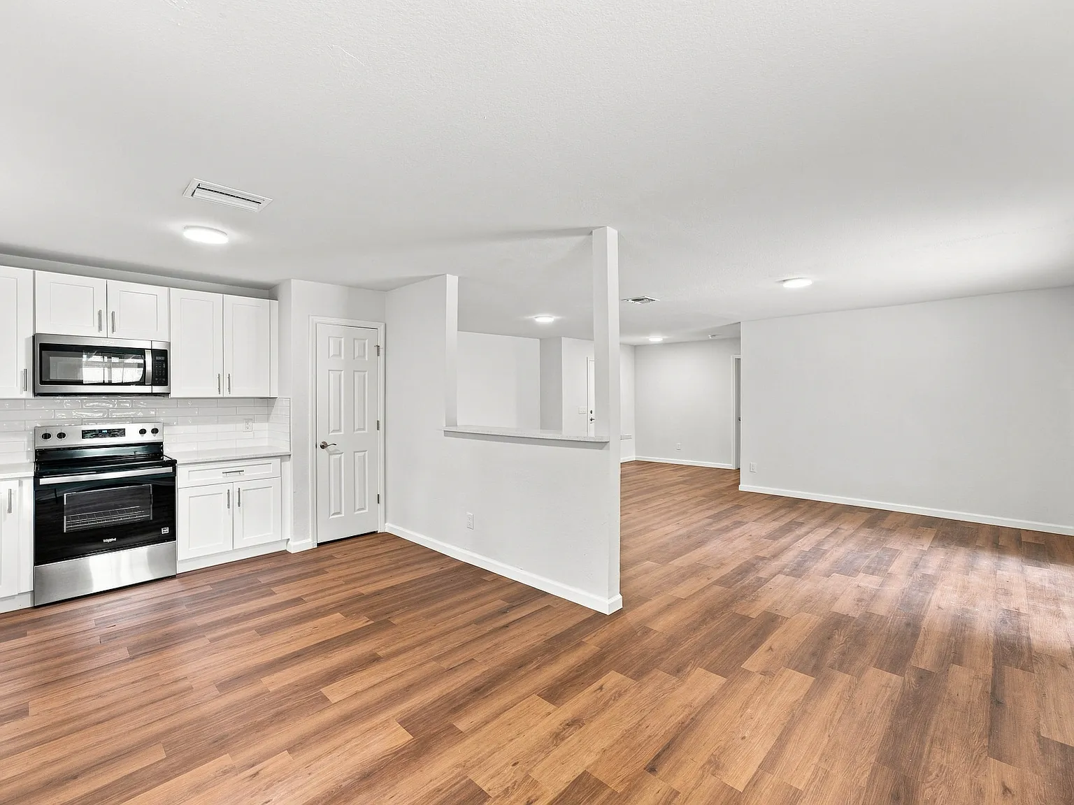5 bed, 1890 sqft, $2,100 — Photo 2