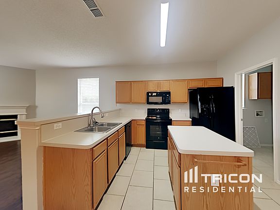 5th image of 4345 Park Creek Cir N