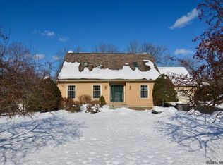 21 Conver Dr, Saratoga Springs, NY 12866