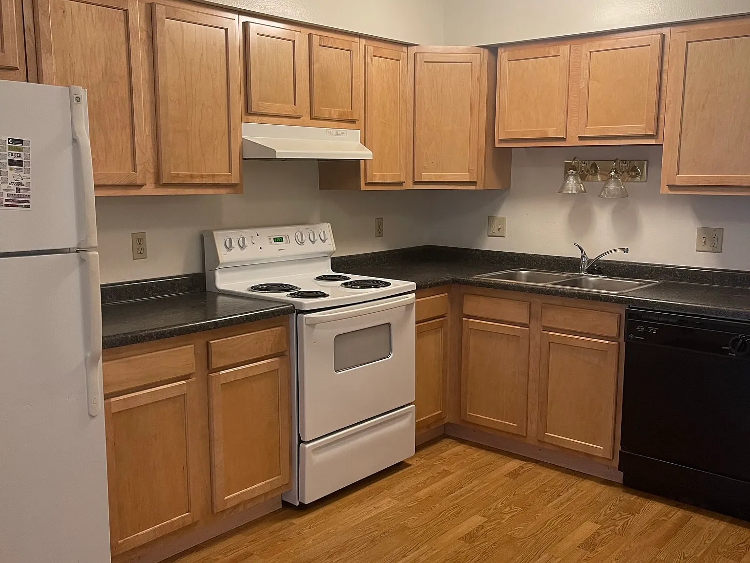 2 bed, $1,278 — Photo 2
