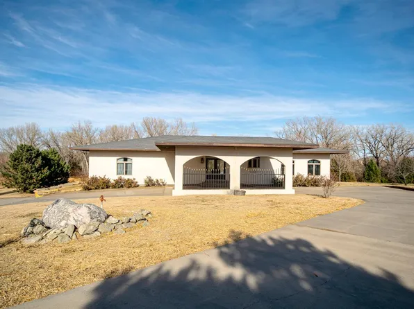 2004 N Glen Ln, Hays, KS 67601