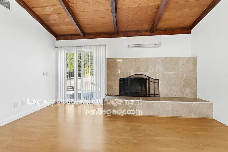 3 bed, 2.0 bath, 1670 sqft, $2,575 — Photo 4