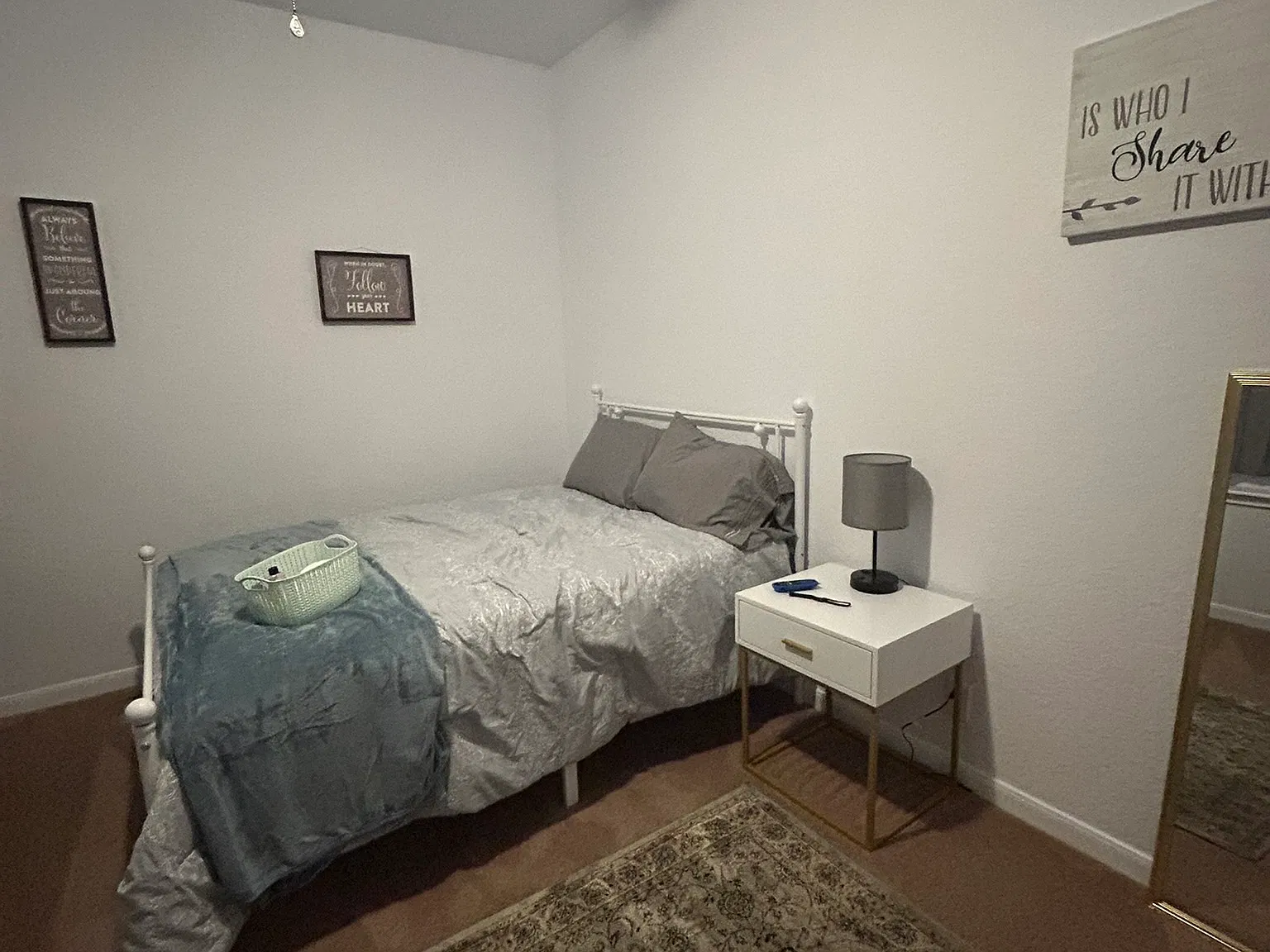 5 bed, 2.5 bath, 2404 sqft, $750 — Photo 1