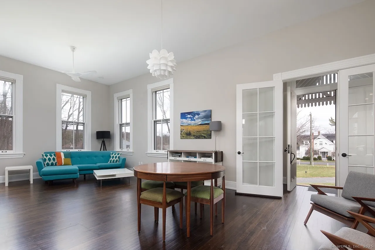 2 bed, 3.0 bath, 1588 sqft, $7,000 — Photo 2