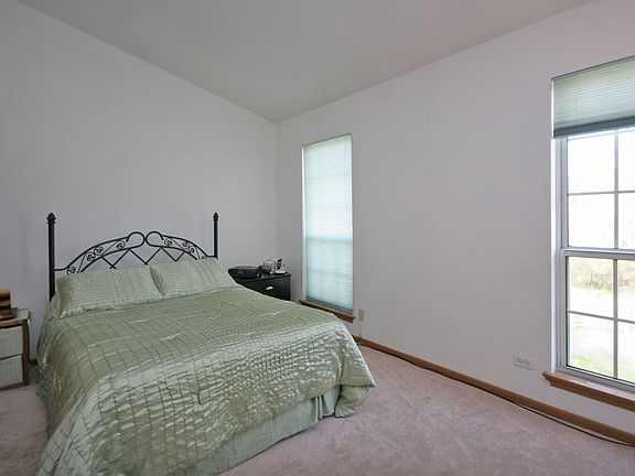 3rd image of 651 Woodhaven Dr